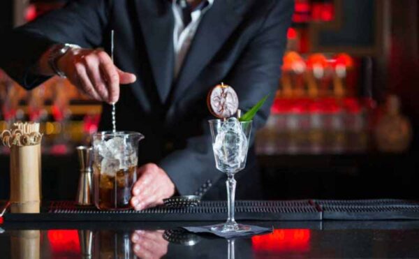 Preparazione e somministrazione di bevande e snack -(UC 1712)“BARMAN/BARLADIES”