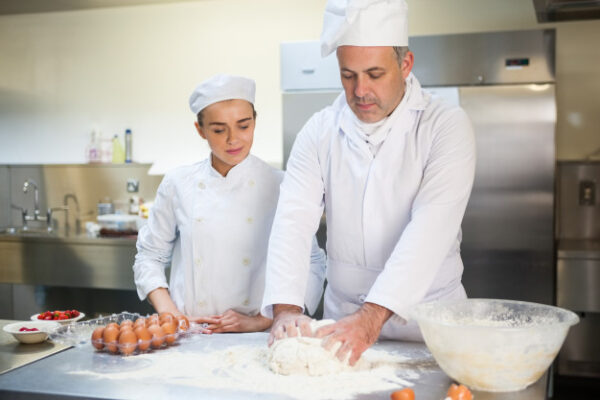 CORSO DI CUCINA Preparazione piatti e trattamento materie prime in cucina (riconosciuto dalla regione)